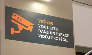 Panneau "VIGI360 VOUS ÊTES DANS UN ESPACE VIDÉO PROTÉGÉ" avec icône de caméra. Le droit d'accès aux images vidéosurveillance est réglementé.